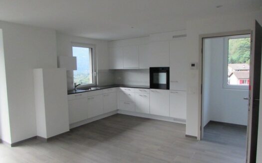 Claro, affittasi appartamento duplex di 3 1/2 locali, 2P