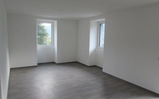 Claro, affittasi appartamento duplex di 3 1/2 locali, 2P