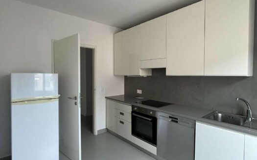 BREGANZONA – AFFITTASI APPARTAMENTO DI 3.5 LOCALI