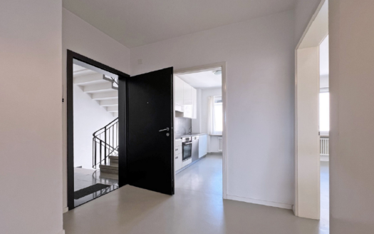 BREGANZONA – AFFITTASI APPARTAMENTO DI 3.5 LOCALI