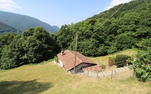 VALCOLLA – VENDESI CASA UNIFAMILIARE PARZ. AMMOBILIATA