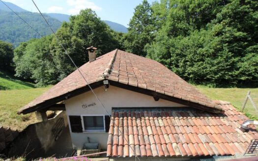 VALCOLLA – VENDESI CASA UNIFAMILIARE PARZ. AMMOBILIATA