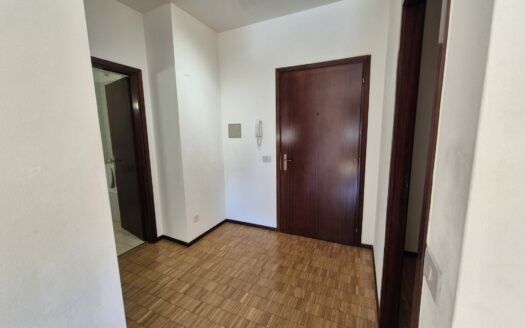 LUGANO – AFFITTASI APPARTAMENTO DI 2.5 LOCALI