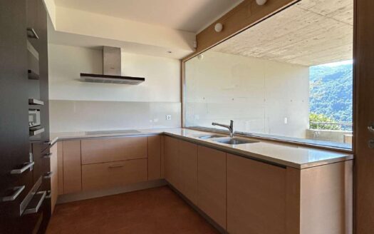 VICO MORCOTE – VENDESI VILLA UNIFAMILIARE DI 4.5 LOCALI CON VISTA PANORAMICA