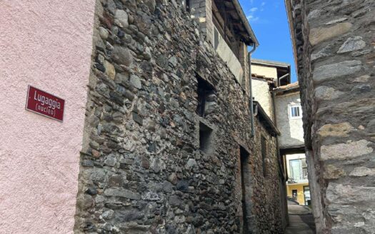 CAPRIASCA – VENDESI RUSTICO CON LICENZA EDILIZIA